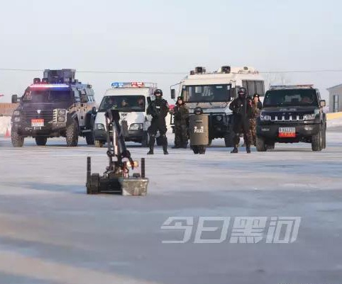 黑河反恐防爆實戰(zhàn)！看凌天排爆機器人如何在零下25°迅速出擊。